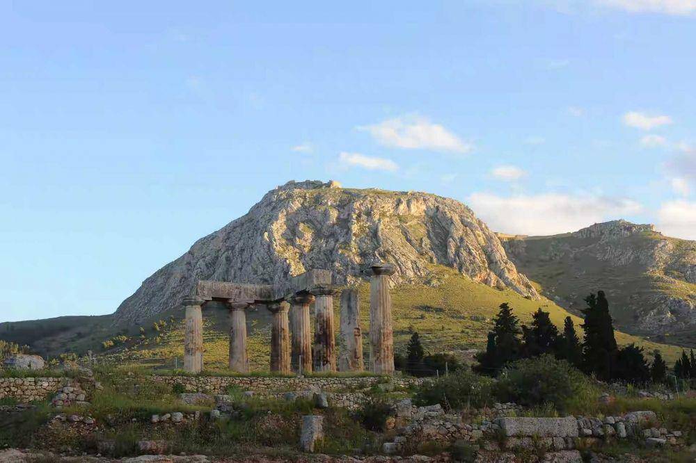 potret Kota Kuno Korintus (corinth-museum.gr)