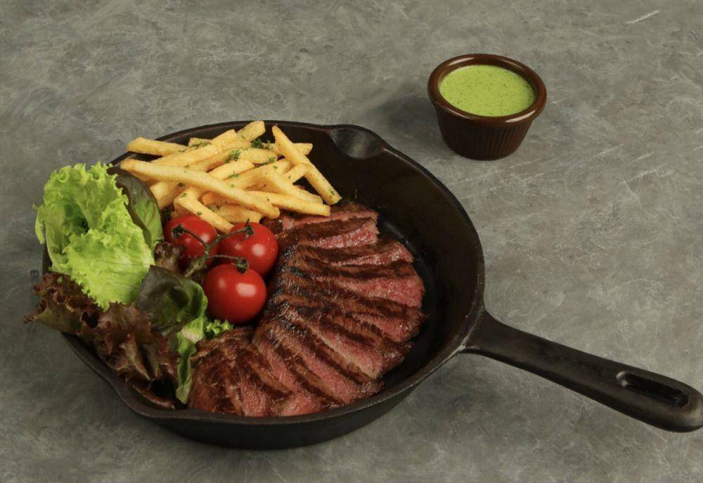 Steak and Fries Café de Paris (Dok.Steak Hotel by Holycow!)