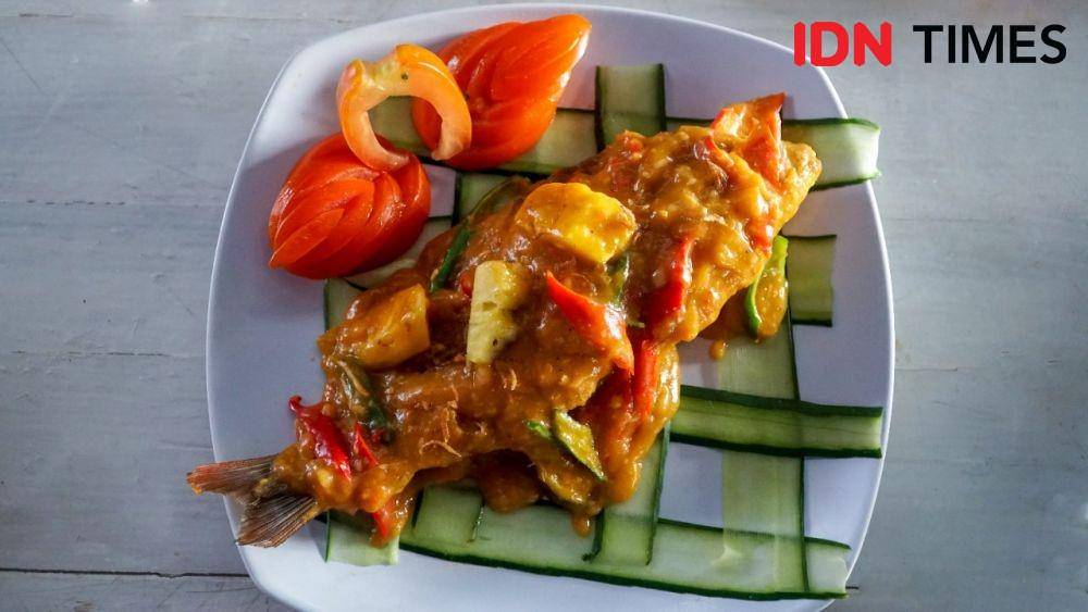 Kuliner di Pantai Tanjung Bias IDN Times/Ahmad Viqi Wahyu Rizki