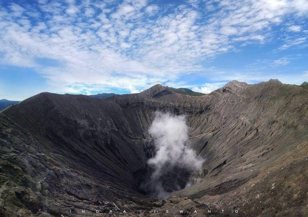 Kawah Bromo (instagram.com/indraiswanto84)