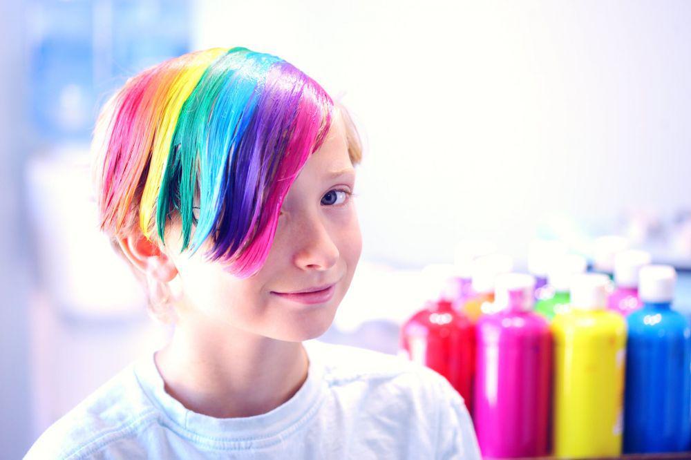 ilustrasi rainbow hair (pexels.com/Sharon McCutcheon)
