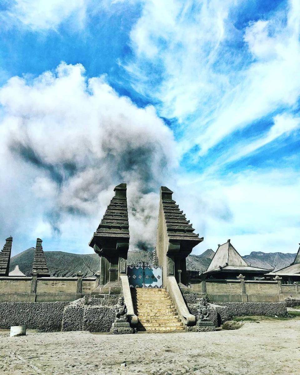 Pura Luhur Poten, Jawa Timur (instagram.com/travellovedz)