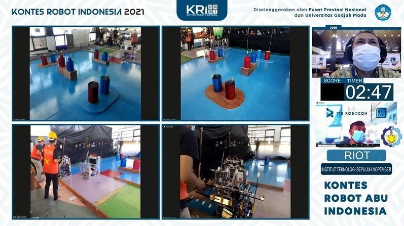 Tim Robotika ITS saat Kontes Robot Indonesia 2021. Dok. Humas ITS.
