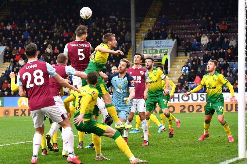 potret laga Burnley melawan Norwich City (lancs.live)