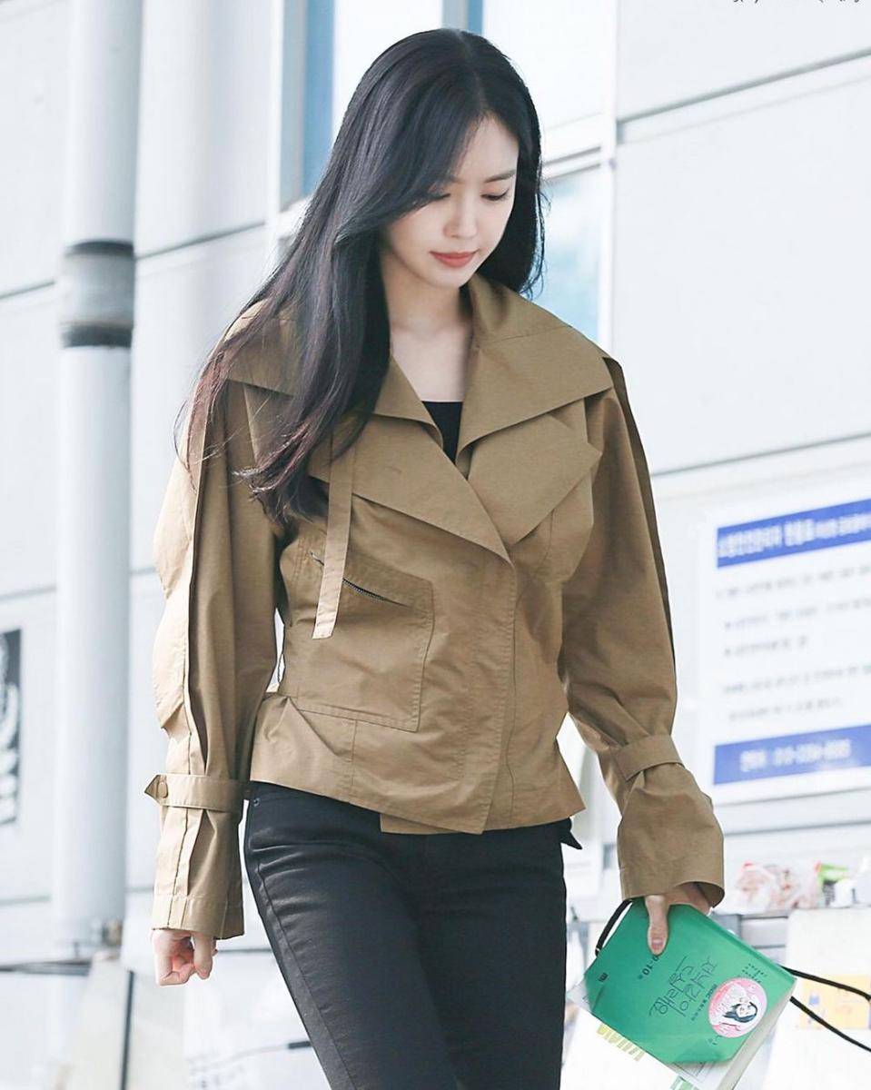 Outer Naeun A-Pink (instagram.com/naeun__apink)