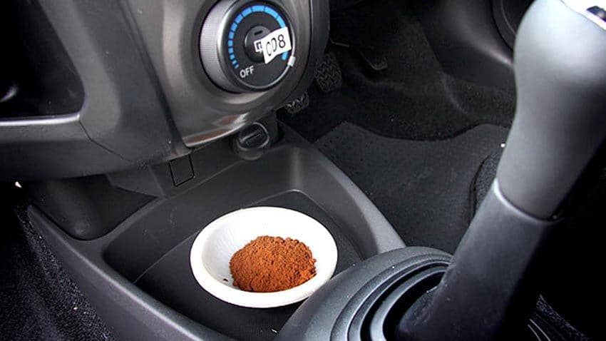 4 Cara Menghilangkan Bau Mobil Baru