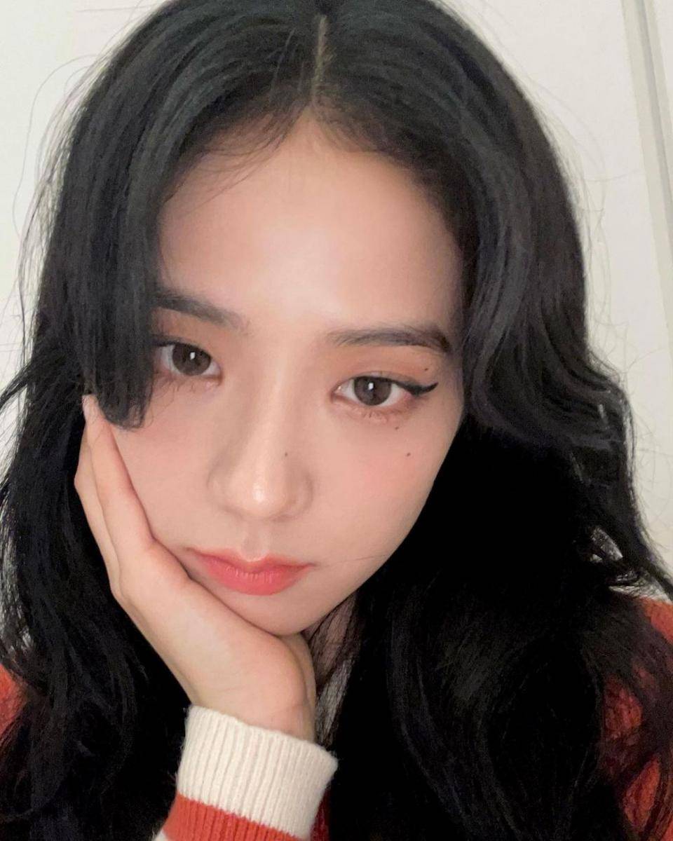 potret Jisoo (instagram.com/sooyaaa__)