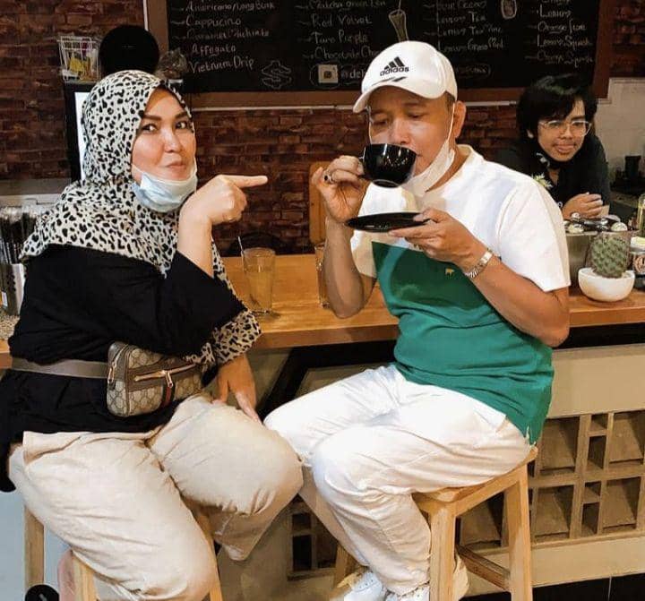 Orang Tua Ayu Ting-Ting (instagram.com/mom_ayting92_)