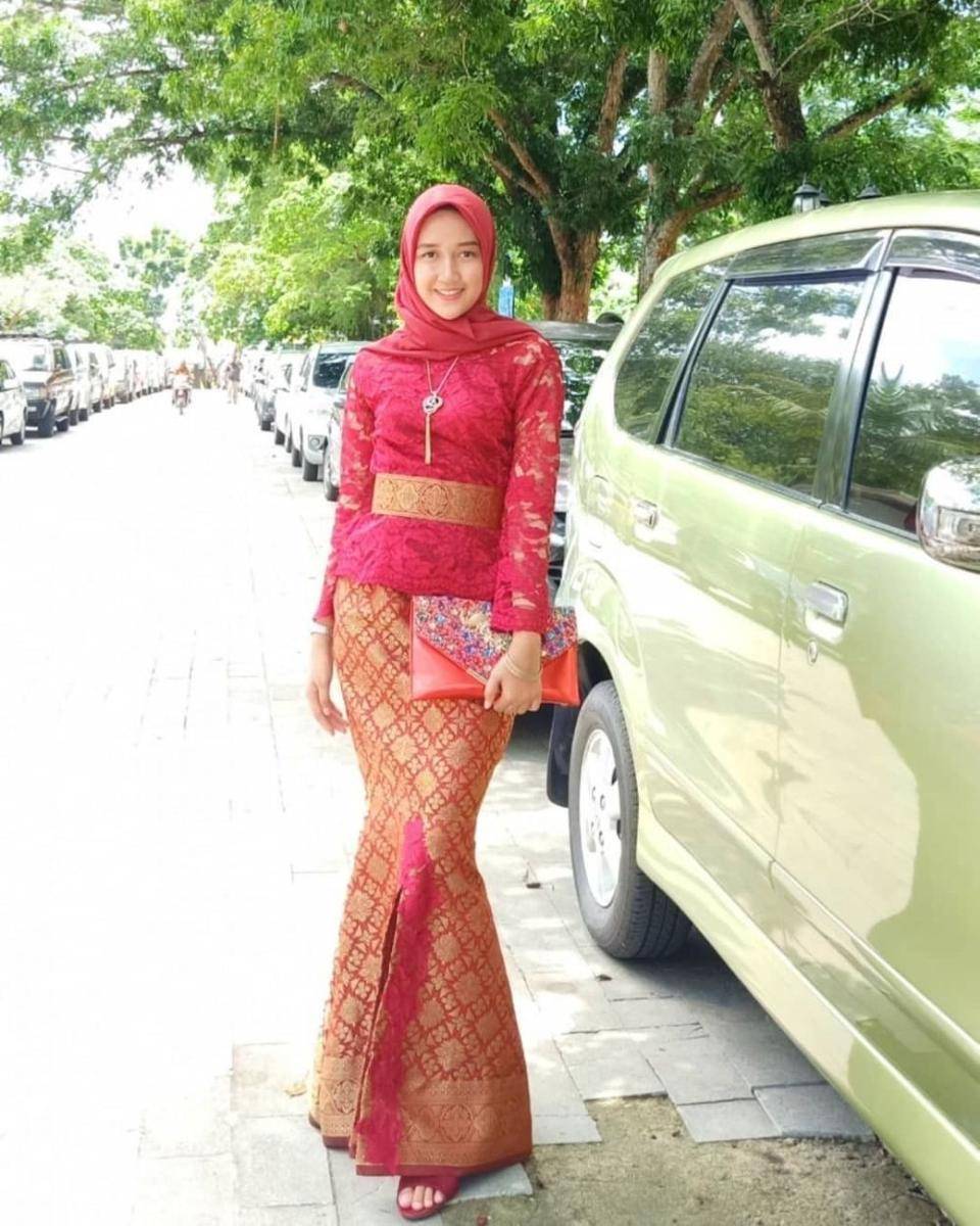 ilustrasi kebaya Bali hijab (instagram.com/kebayaoutfit)
