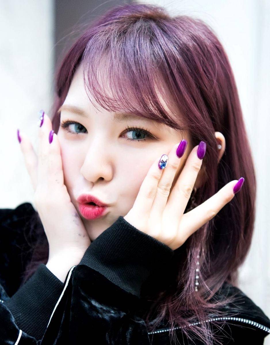 Nail art Wendy Red Velvet (instagram.com/wendy.site)