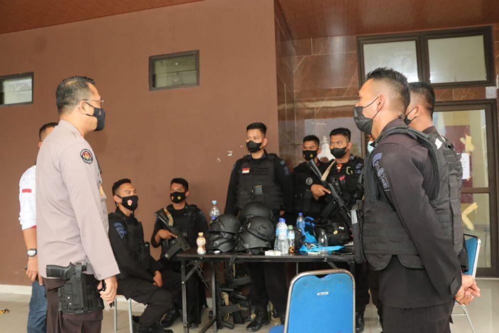 Para personel Polda Kaltim dalam pengamanan para atlet dari Benua Etam. Foto istimewa