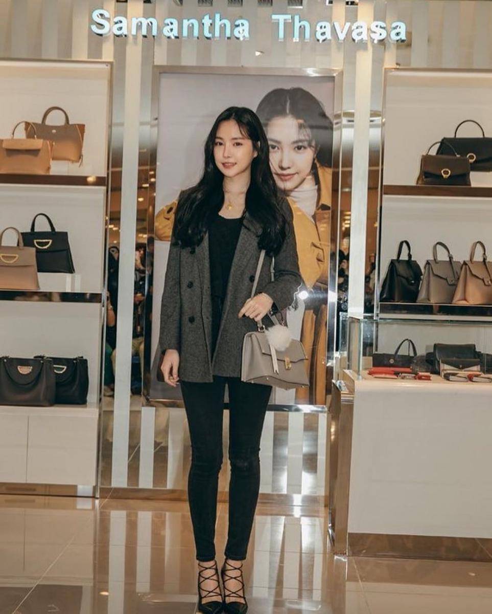 Outer Naeun A-Pink (instagram.com/naeun__apink)