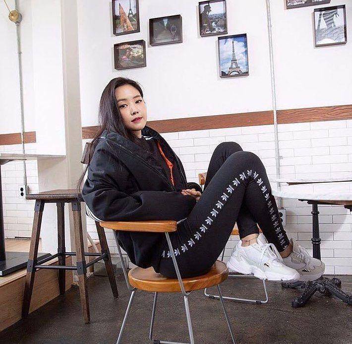 Outer Naeun A-Pink (instagram.com/naeun__apink)