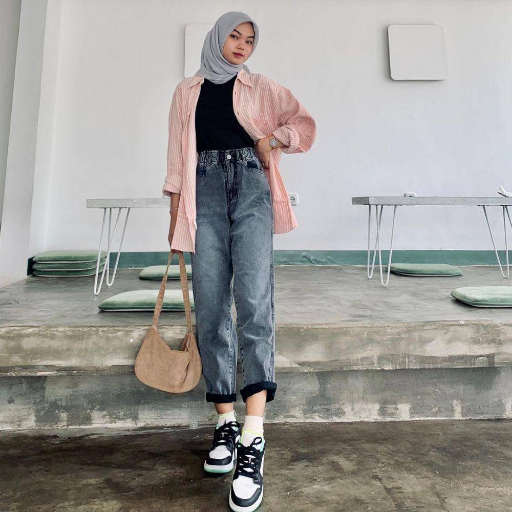 style sporty dengan outfit pink (instagram.com/clarayaaa__)