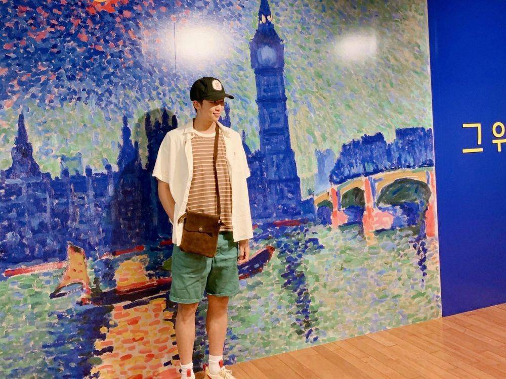 RM suka terlihat sedang mendatangi pameran di Sejong Museum (twitter.com/BTS_twt)
