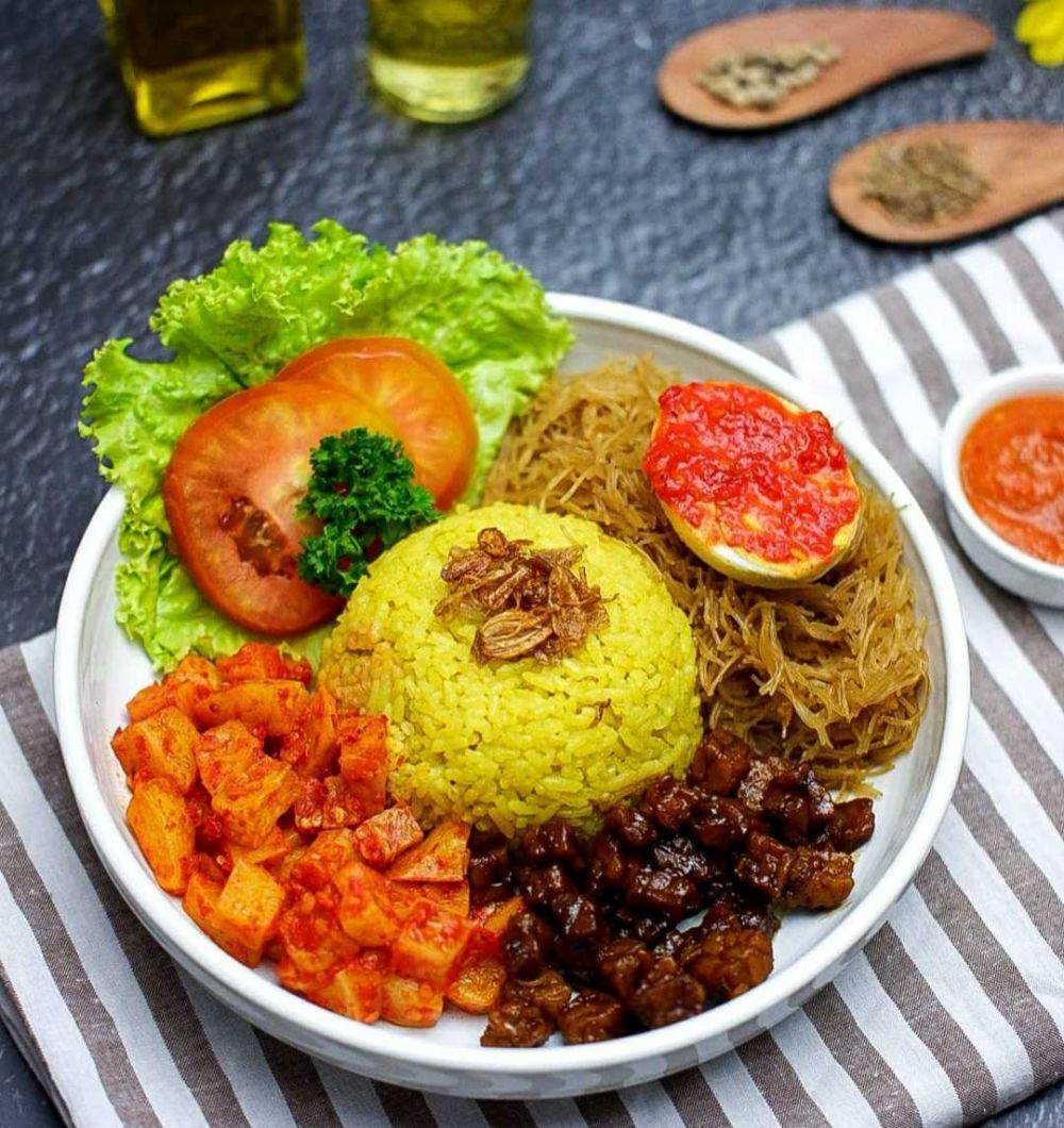 ilustrasi nasi kuning (instagram.com/rleecious)