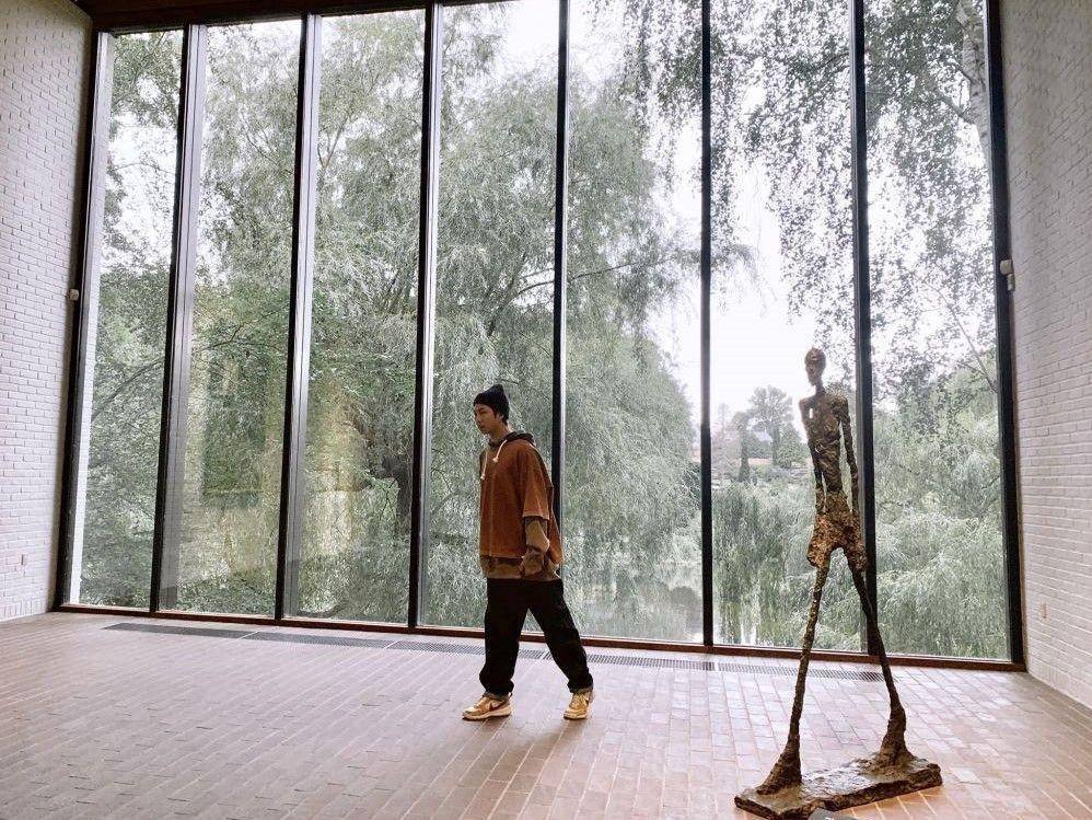 RMsaat mengunjungi museum seni di Denmark (twitter.com/BTS_twt)