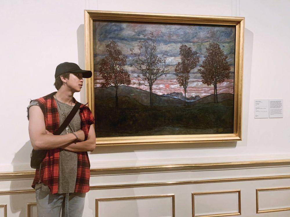 RM juga suka dengan karya seni klasik (twitter.com/BTS_twt)