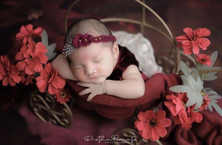 9 Photoshoot Perdana Baby Gendhis, Putri Nella Kharisma dan Dory Harsa