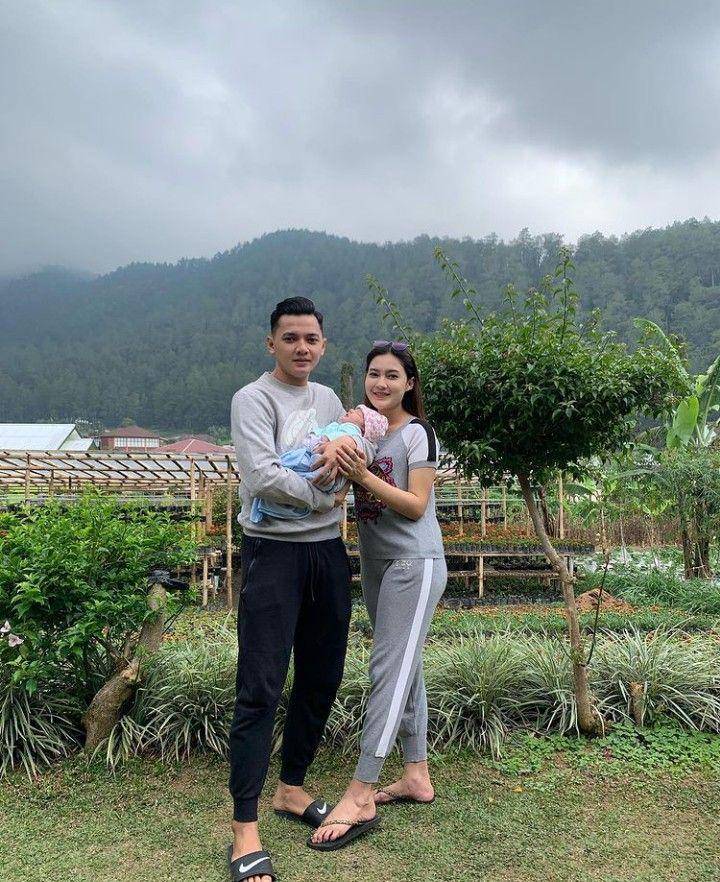 potret baby Gendhis, putri Nella Kharisma dan Dory Harsa (instagram.com/nellakharisma)