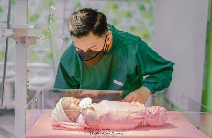 potret baby Gendhis, putri Nella Kharisma dan Dory Harsa (instagram.com/doryharsa)
