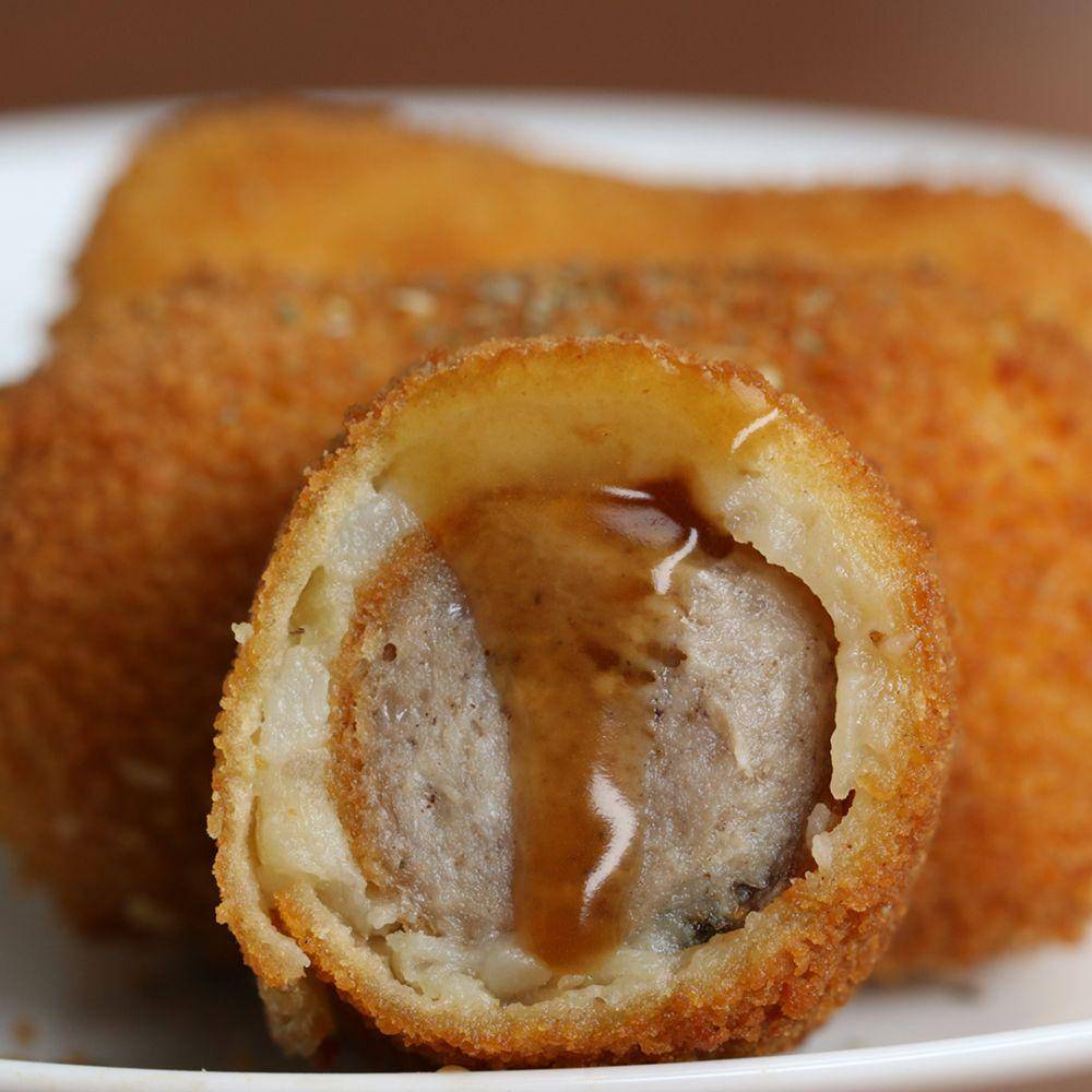 ilustrasi bangers and mash bombs (tasty.co/Jordan Ballantine Tasty Team)