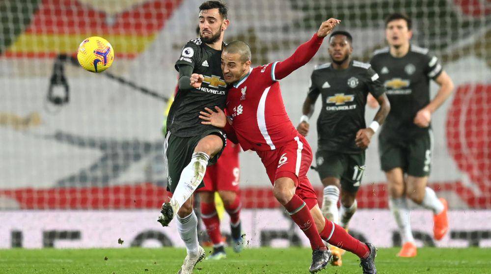 potret duel Bruno Fernandes dan Thiagi Silva (si.com)