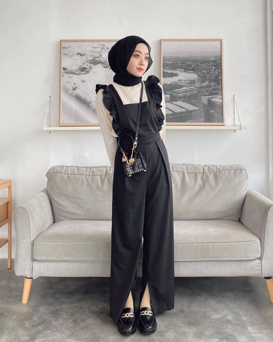 outfit nuansa hitam ala Meirani Amalia (instagram.com/meiraniap)
