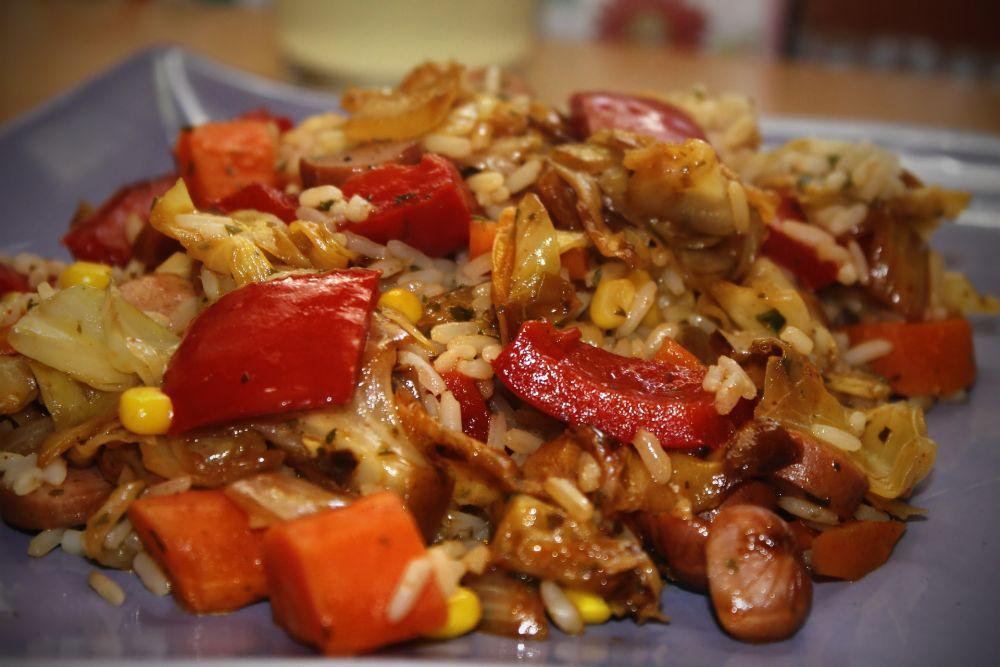 ilustrasi sausage jambalaya (pixabay.com/kalhh)