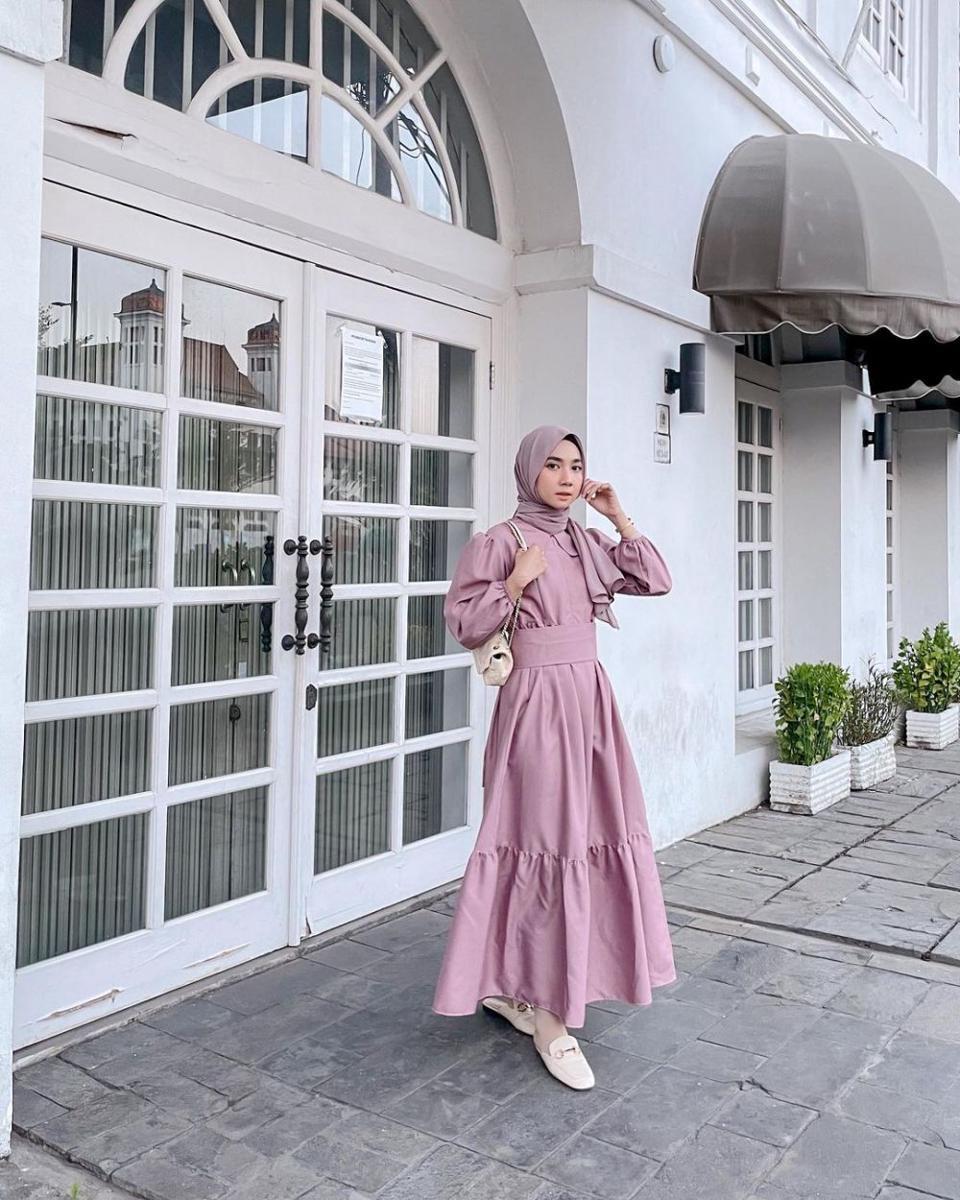 outfit nuansa pink ala Richa Etika (instagram.com/richaeu)