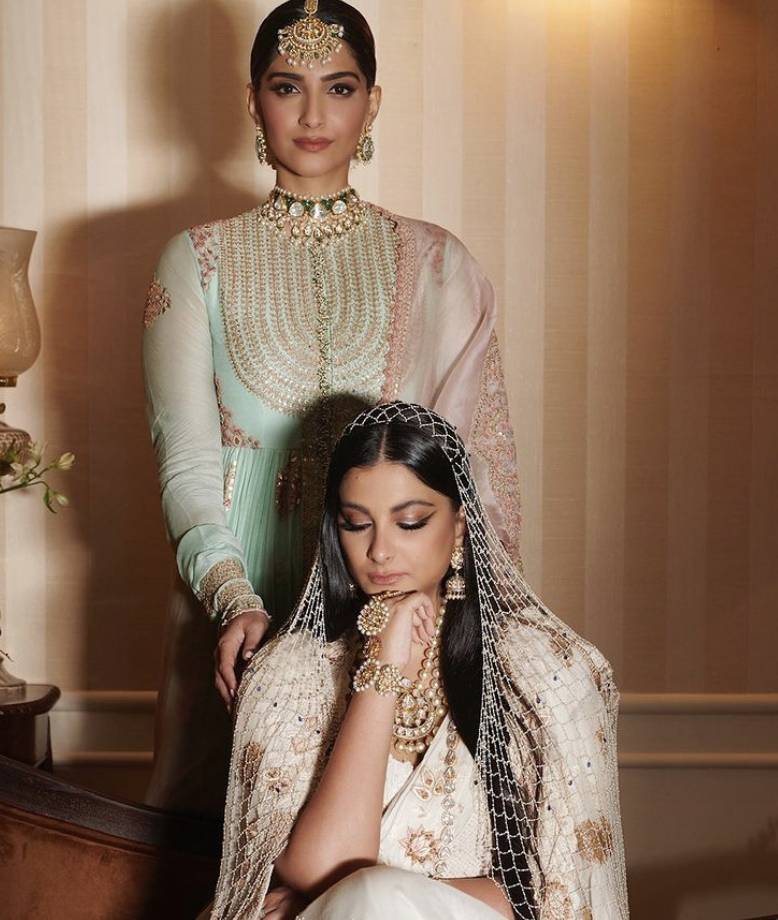 Sonam Kapoor dan Rhea Kapoor (instagram.com/sonamkapoor)