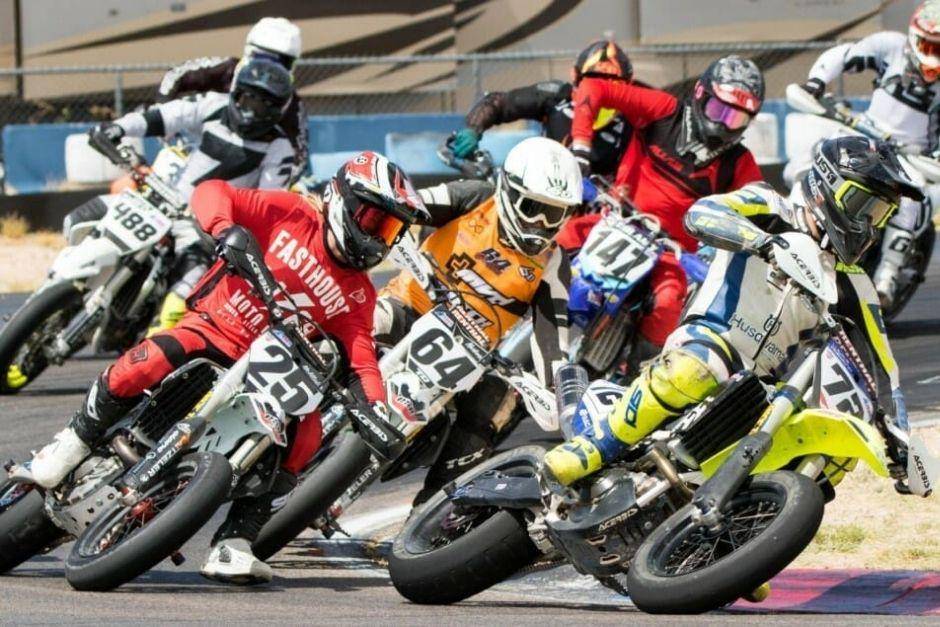 ilustrasi balap supermoto (cyclenews.com)