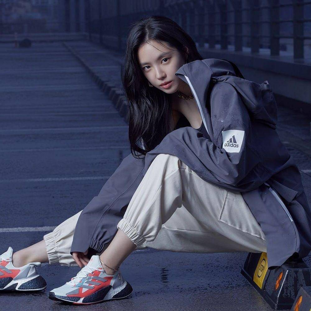 Sporty look Naeun (instagram.com/naeun__apink)