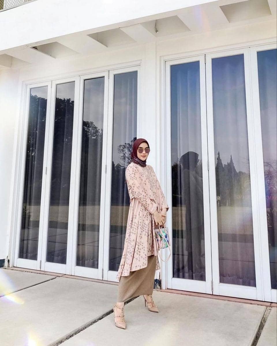 Padu Padan Tunik Silky (instagram.com/tiqasya)
