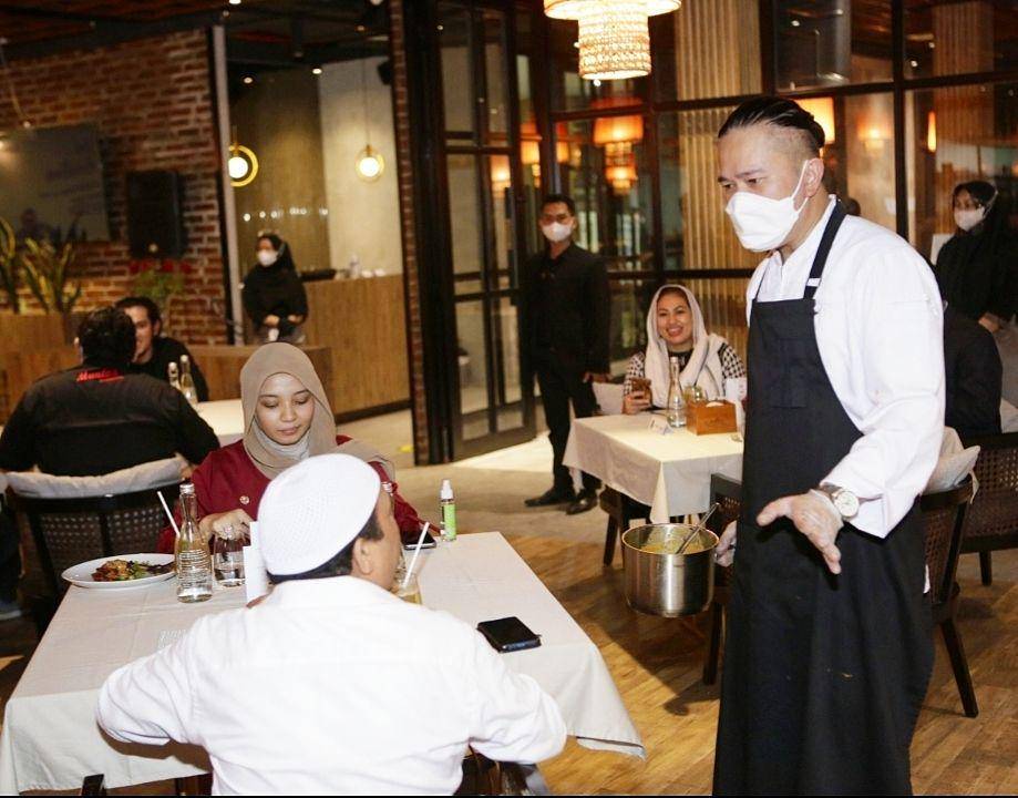 Chef Chandra (instagram.com/chefchandra_y)