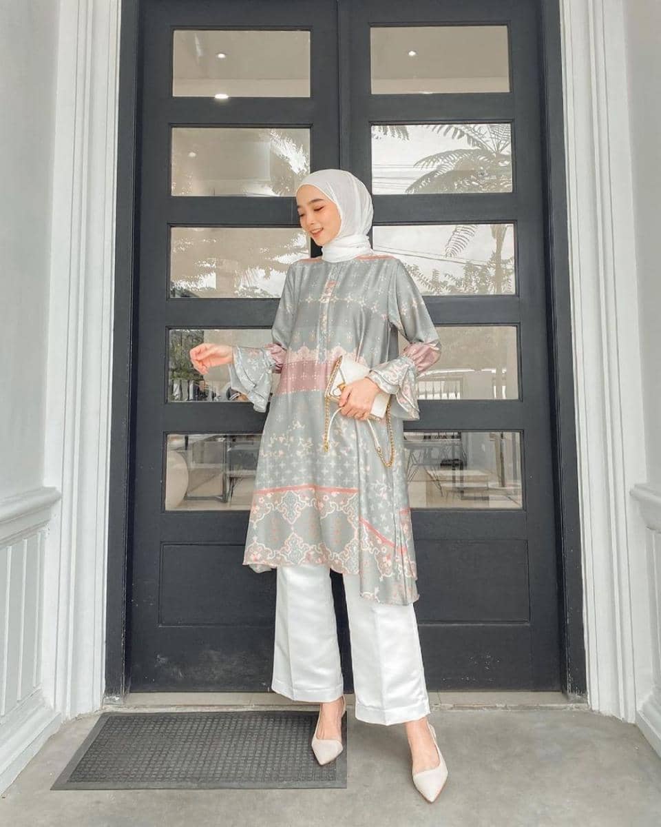 Padu Padan Tunik Silky (instagram.com/liza.rosalita)