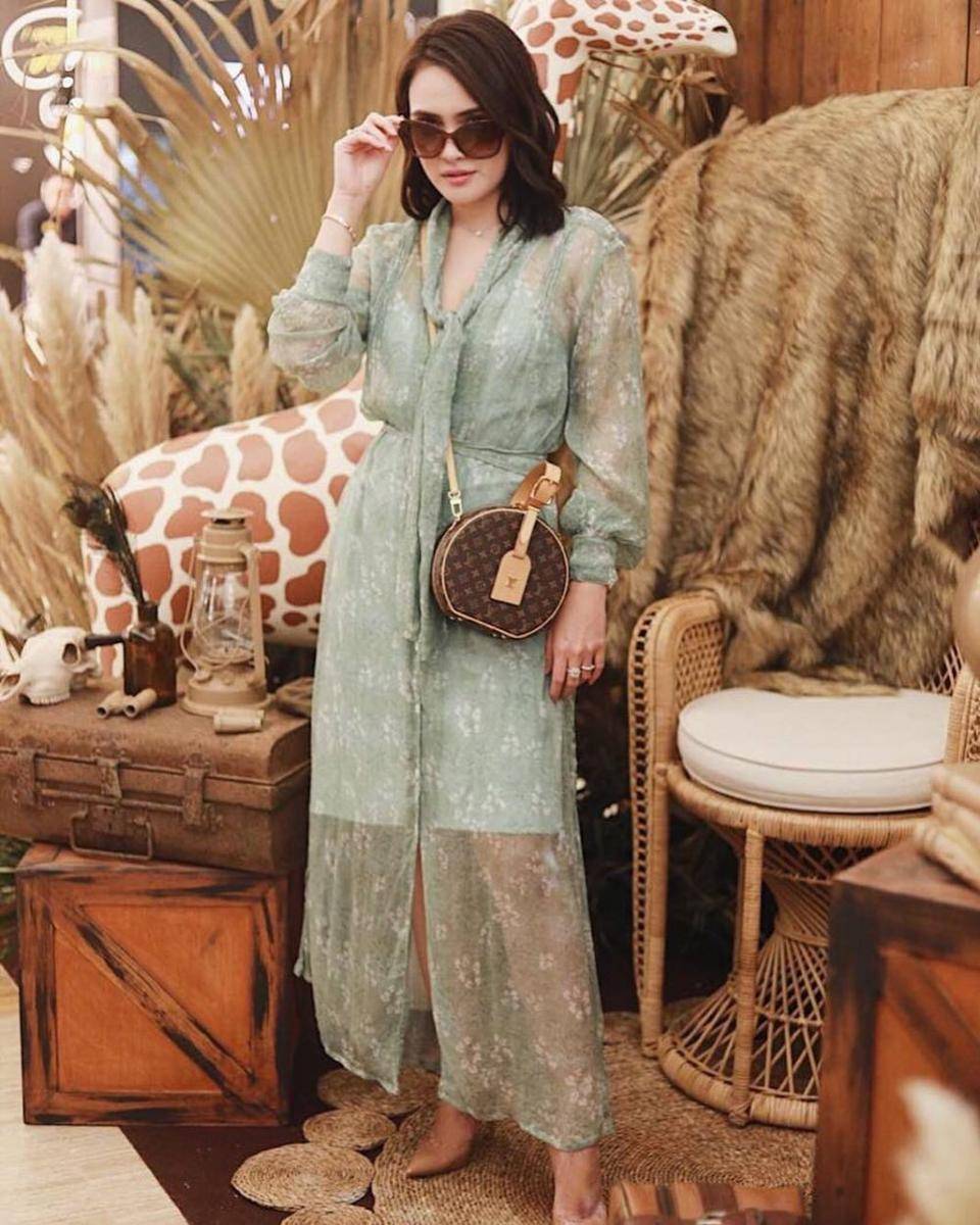 Dress Transparan untuk Kondangan (instagram.com/shandyaulia)