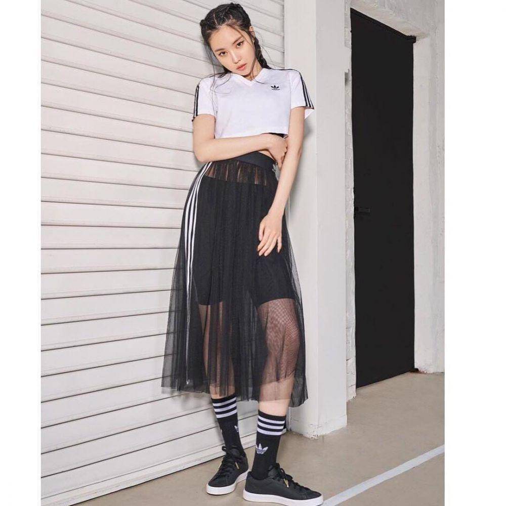Sporty look Naeun (instagram.com/naeun__apink)