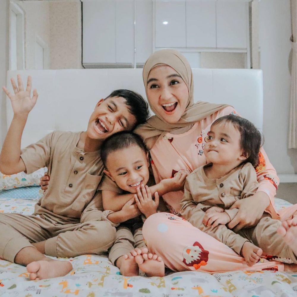potret Penty Nur Afiani dan ketiga anaknya (instagram.com/pentypenk)