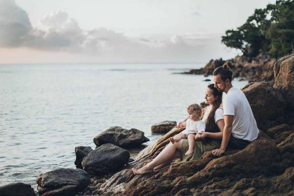 5 Cara Tetap Intim Bersama Pasangan, Meski telah Memiliki Anak
