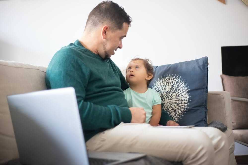 ilustrasi seorang ayah dan anak (pexels.com/Kampus Production)