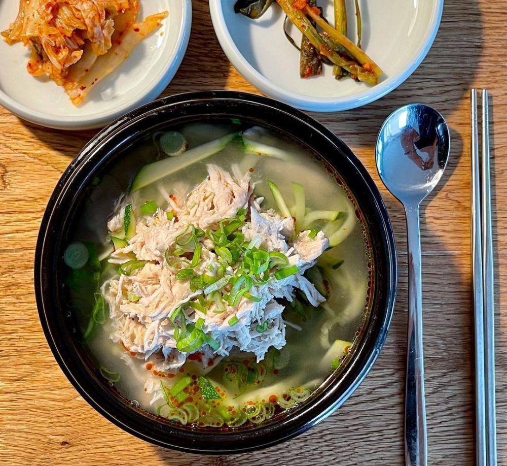 dak kalguksu (instagram.com/lesphotosdemary)