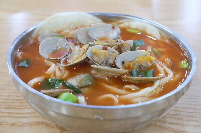 Kalguksu kuliner Korea Selatan (pixabay.com/nakoangchul-7450795/)