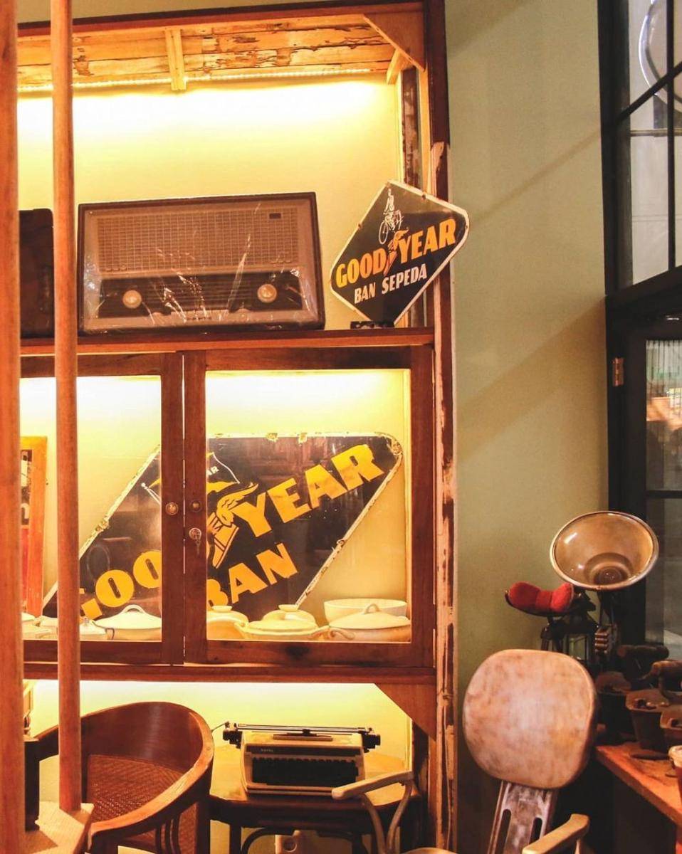 (instagram.com/viabatavia.vintages)