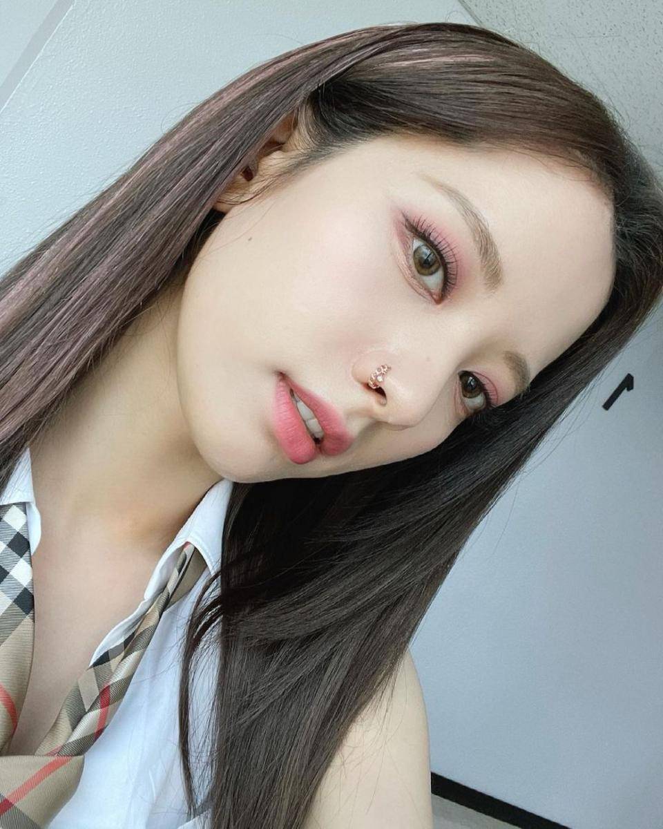 Bona WJSN  (instagram.com/bn_95819)