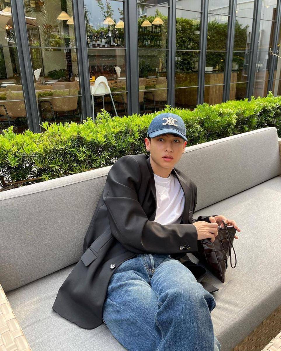Gun Atthaphan (instagram.com/gun_atthaphan)