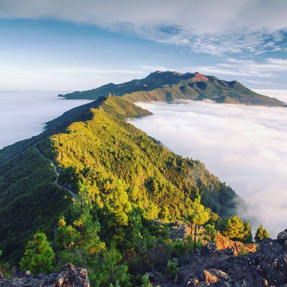 potret pegunungan di Pulau La Palma (instagram.com/tophotels2021)