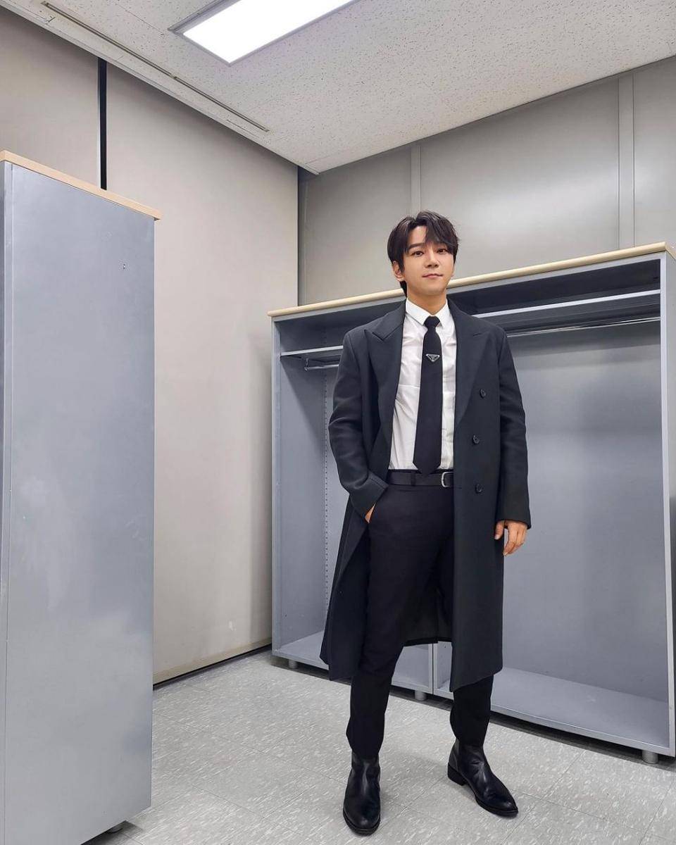 Hwang Chi Yeol (instagram.com/chiyeul7102)