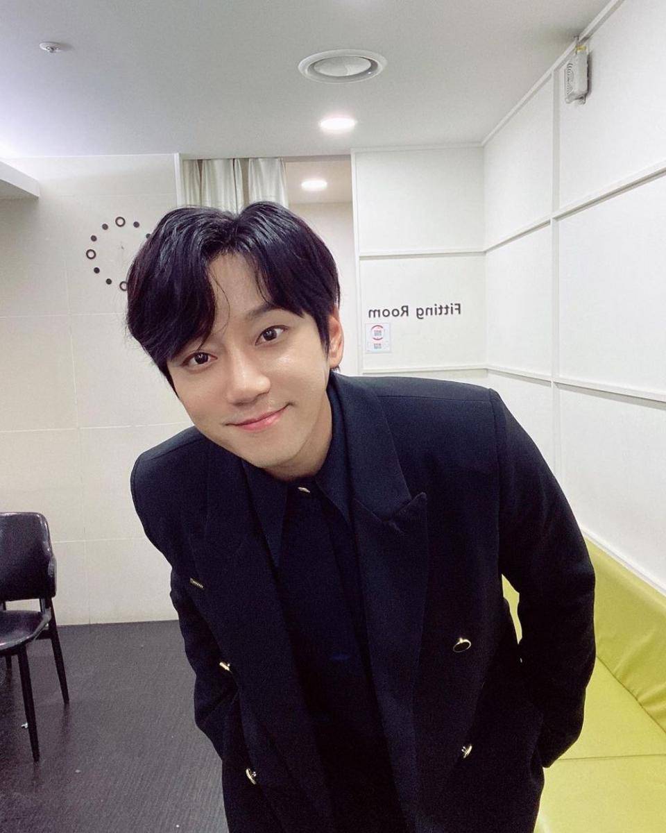 Hwang Chi Yeol (instagram.com/chiyeul7102)