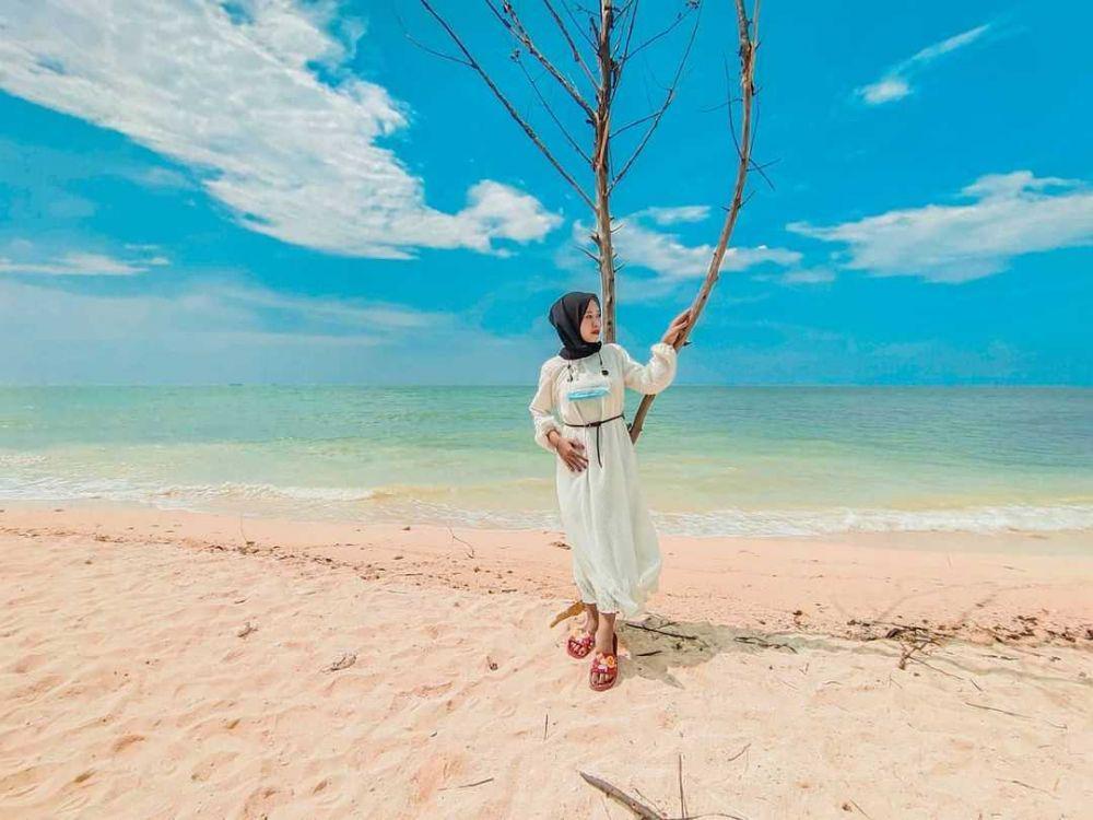 Pantai Remen Tuban (instagram.com/nndda_yu)